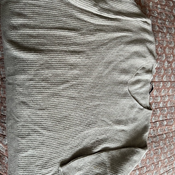 Jenni Kayne V-Neck Ribbed Sweater - Cream - Picture 2 of 4